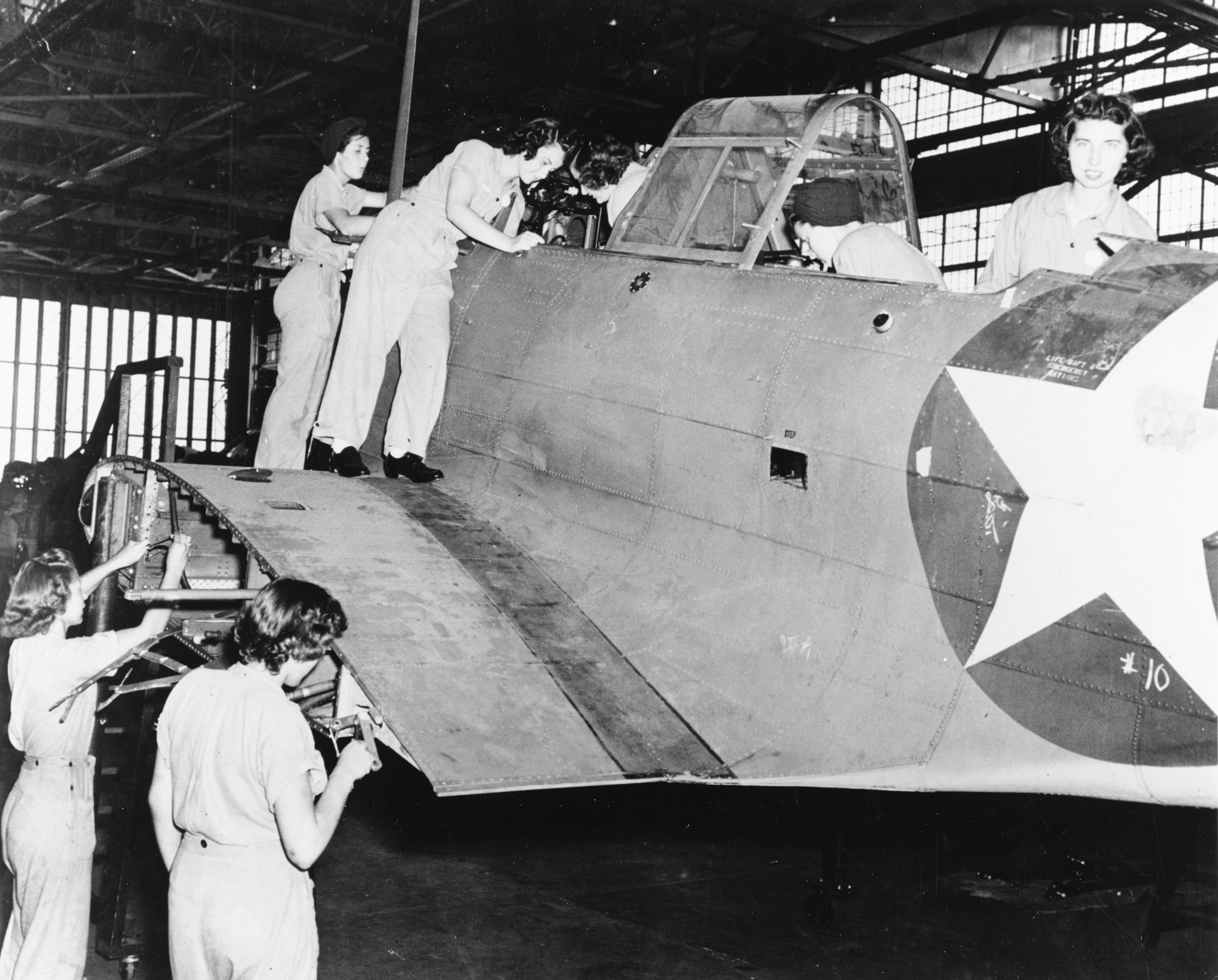 WAVES Working on SBD Dauntless Aircraft