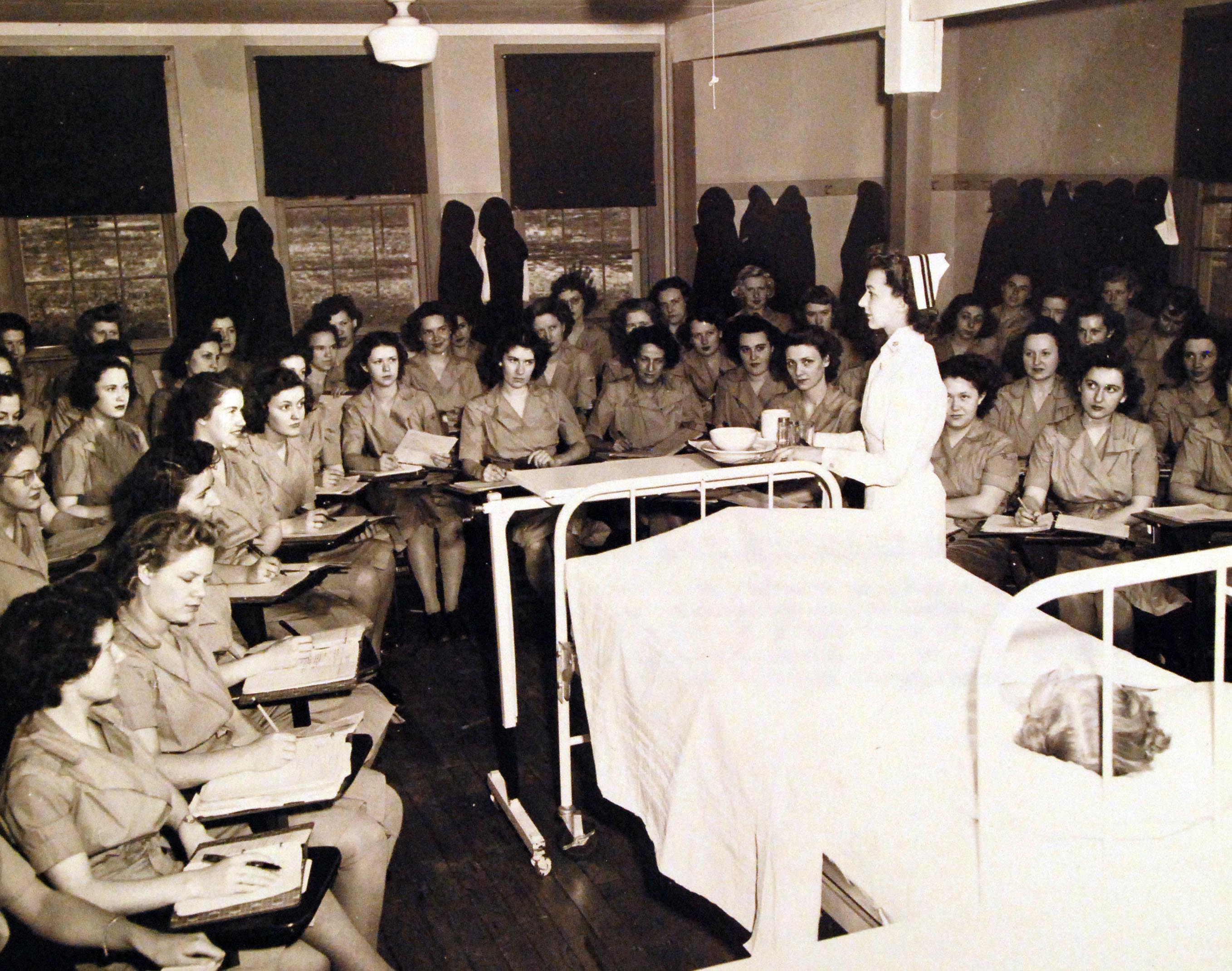 Navy Nurse Delivers Lecture at WAVES Hospital Corps School